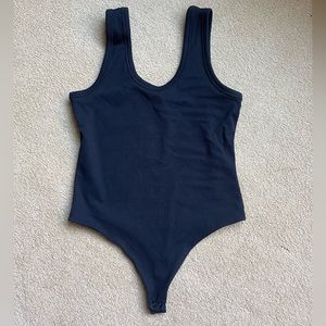 Nuuds - Ribbed scoop tank bodysuit - Black - Size Large